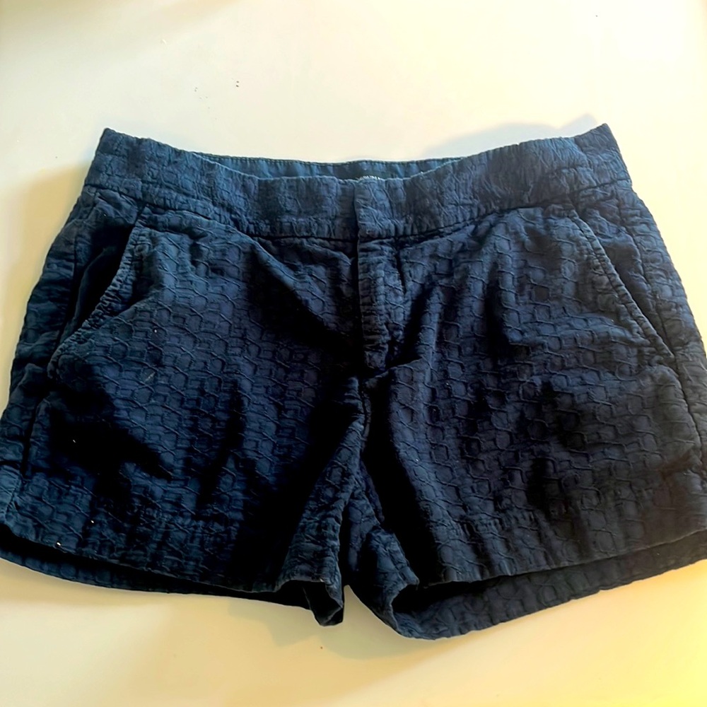 Navy blue banana republic 100% cotton Hampton fit short size 2